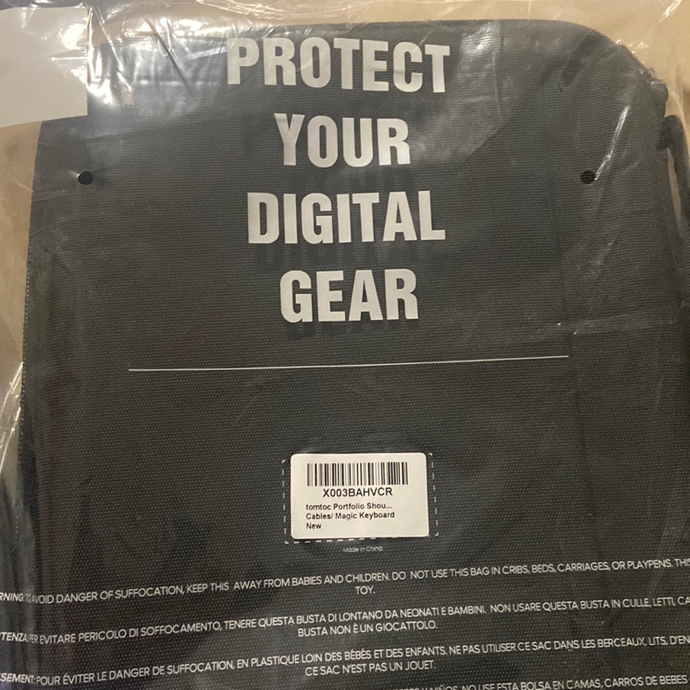 Brand New! Tomtoc Gear Case